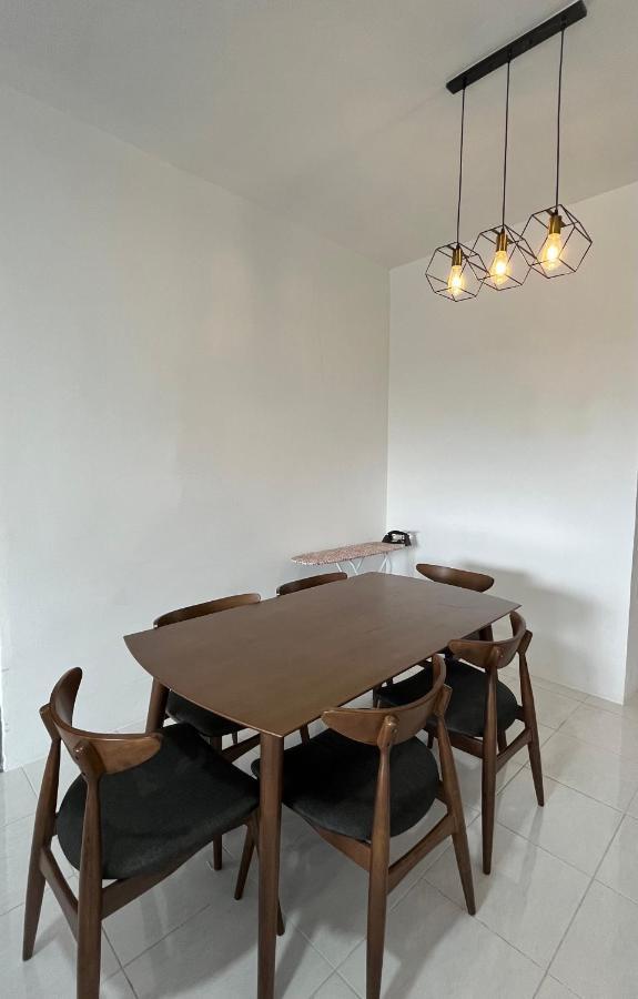Cameron 1Room Apartment @ Emerald Avenue ブリンチャン エクステリア 写真